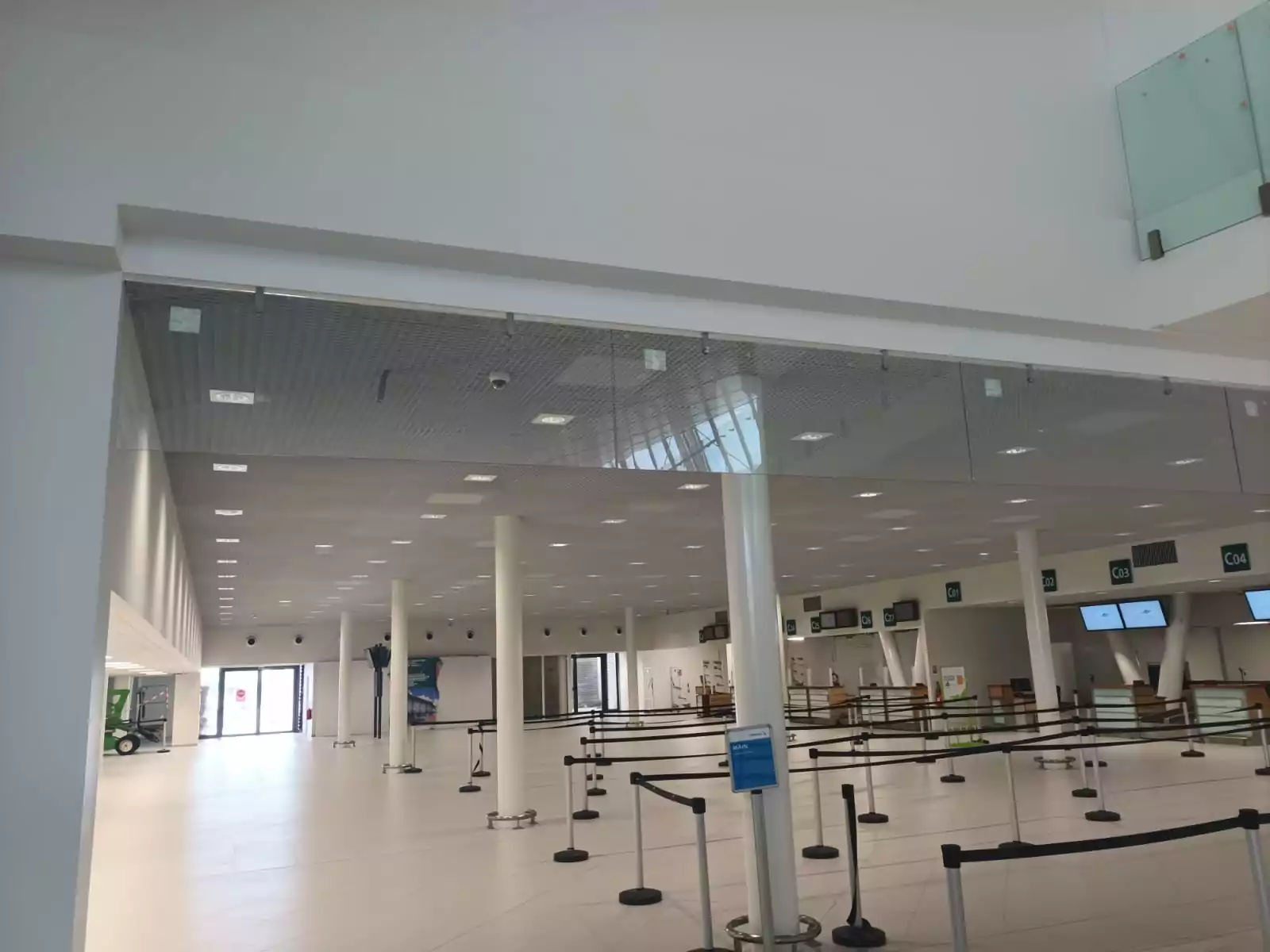 Aime Cesaire Airport, France - Fire Safety Glass Case Study